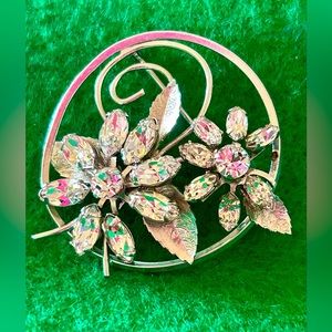 Vintage Krementz brooch